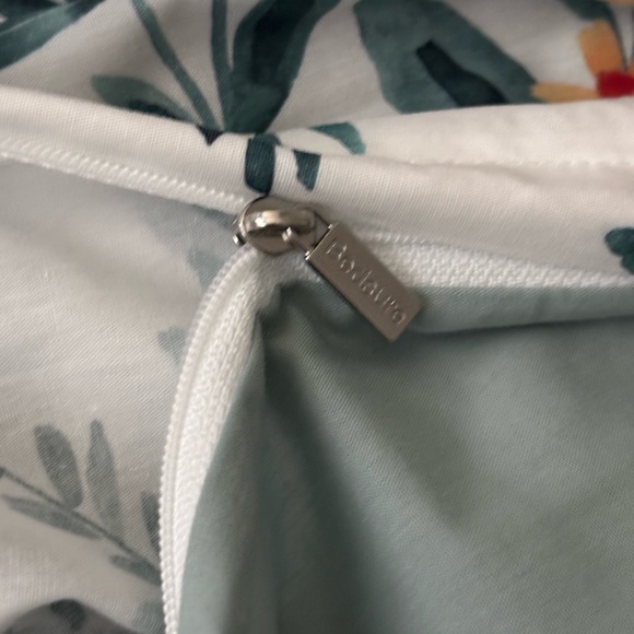 Floral Patterned Bedding Set duvet cover and two pillowcases! - Picture 2 of 4